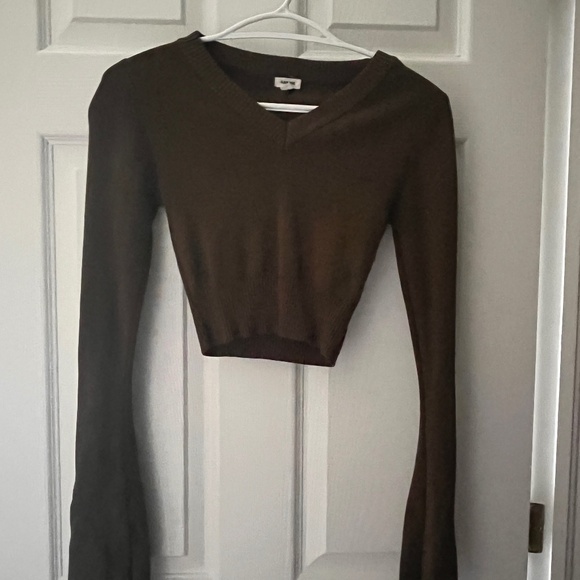 Long sleeve green top - Picture 1 of 1